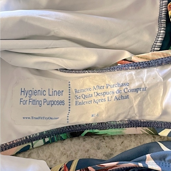 La Blanca Swimsuit V Neck One Piece Tropical Print New 6 - Picture 12 of 13